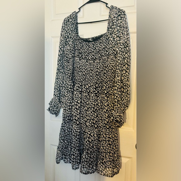 Black and White printed dress - Picture 1 of 4